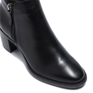 Carl Scarpa Kaya Black Leather Ankle Boots